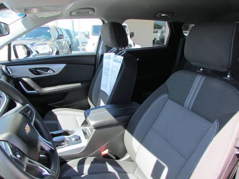 Used 2025 Chevrolet Blazer LT FWD image 15
