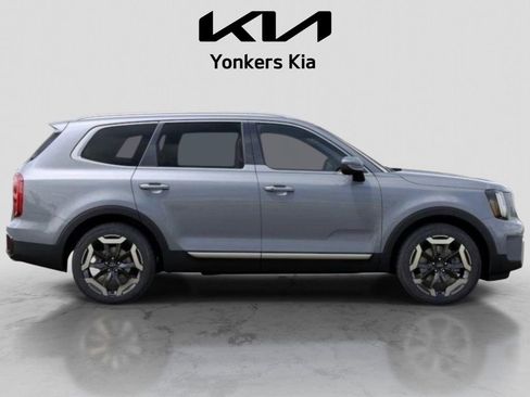 Used 2025 Kia Telluride S AWD/4WD image 7