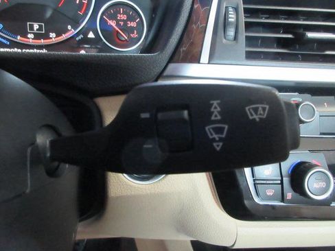 Used 2017 BMW 330i xDrive Sedan w/ Premium Package image 15