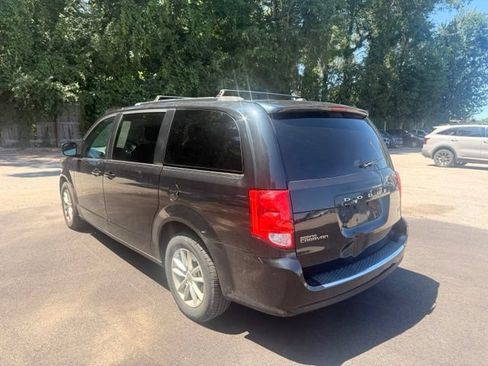 Used 2019 Dodge Grand Caravan SXT FWD image 4