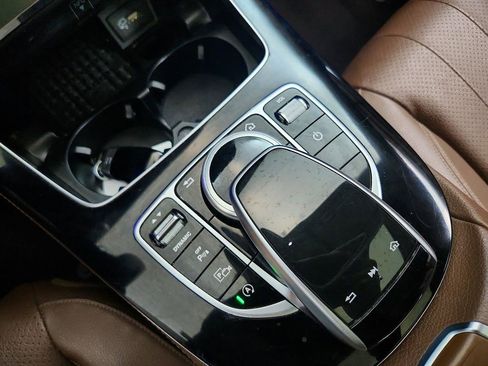 Used 2017 Mercedes-Benz E 300 4MATIC image 18
