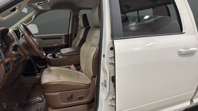 Used 2022 RAM 3500 Laramie AWD/4WD image 9
