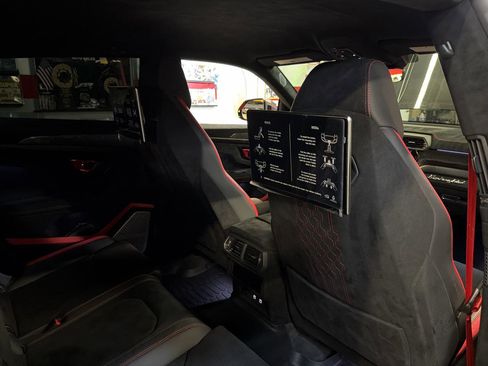 Used 2024 Lamborghini Urus Performante image 32