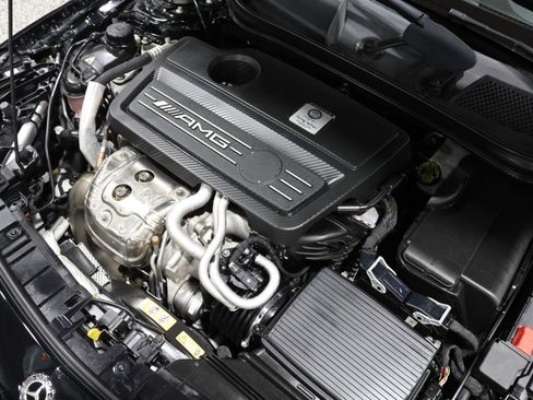 Used 2018 Mercedes-Benz GLA 45 AMG 4MATIC w/ Multimedia Package image 33