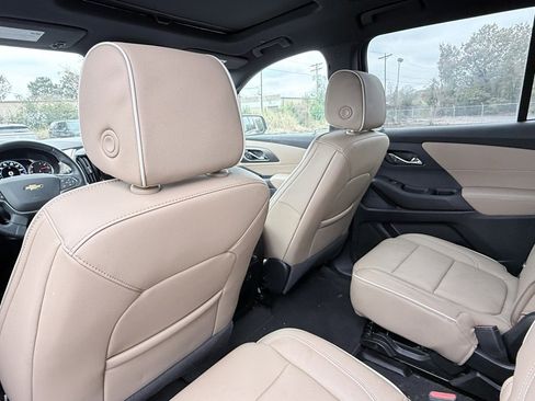 Used 2023 Chevrolet Traverse Premier image 25