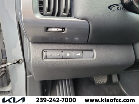 Used 2024 Nissan Pathfinder SL w/ Black Appearance Package FWD image 24