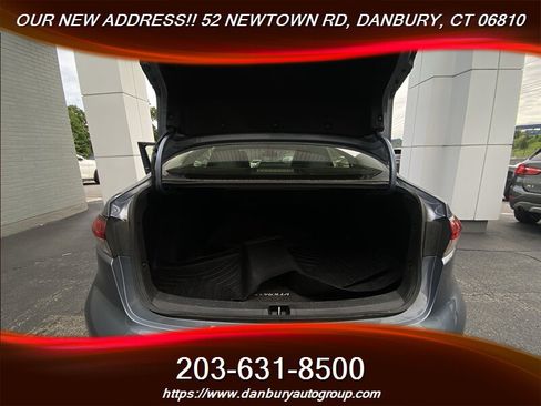 Used 2020 Toyota Corolla LE FWD image 17