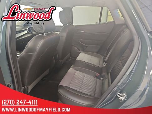 Used 2025 Chevrolet Trax LT FWD image 11