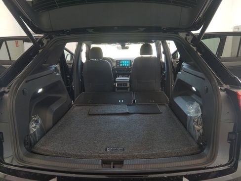 New 2026 Volkswagen Atlas Cross Sport SE FWD image 25