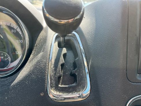 Used 2013 Dodge Grand Caravan SE FWD image 16