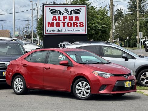 Used 2016 Toyota Corolla LE FWD image 1