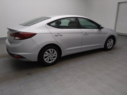 Used 2019 Hyundai Elantra SE FWD image 10