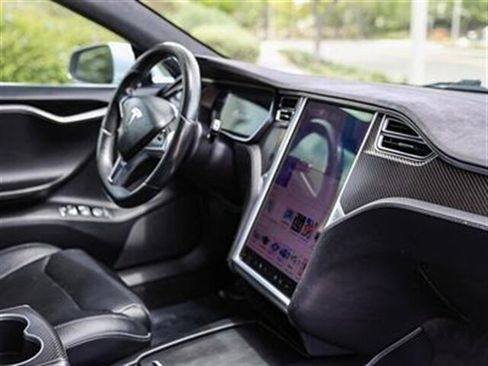 Used 2017 Tesla Model S RWD image 24