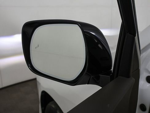 Used 2016 Lexus LX 570 4WD image 43