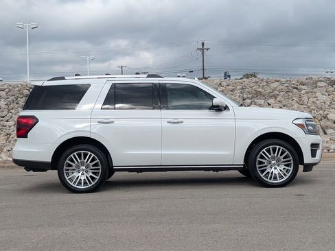 Certified 2024 Ford Expedition Limited image 3