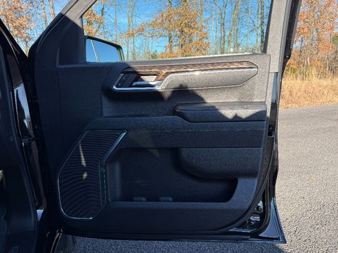 Used 2024 GMC Sierra 1500 Elevation image 28