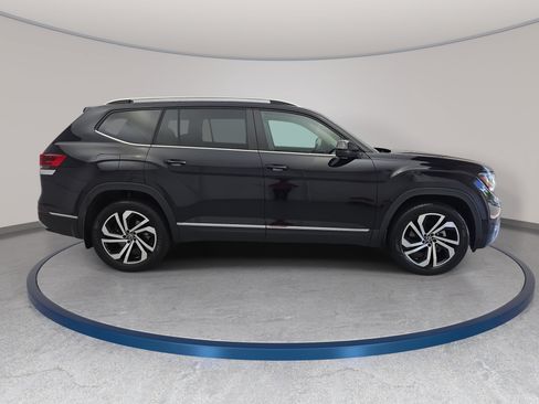 Used 2023 Volkswagen Atlas SEL AWD/4WD image 4