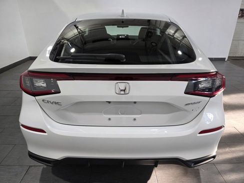 Used 2023 Honda Civic Sport image 4