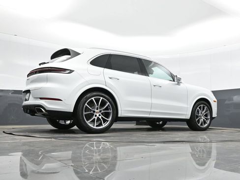 New 2026 Porsche Cayenne image 38