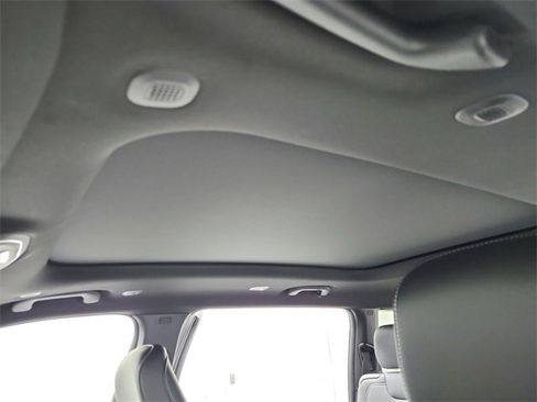 New 2026 Jeep Grand Cherokee L Limited image 24