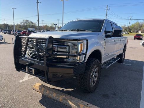 Used 2017 Ford F250 Lariat w/ Chrome Package image 1