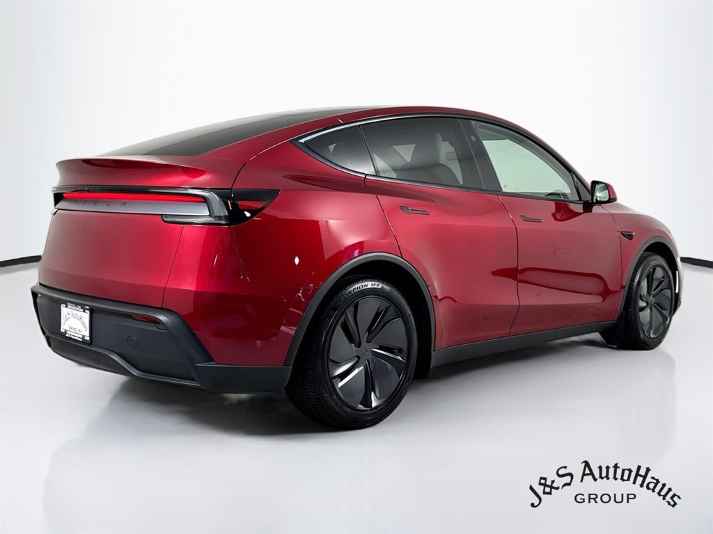 Used 2026 Tesla Model Y 2WD image 7