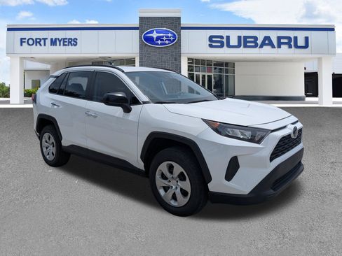 Used 2020 Toyota RAV4 LE FWD image 1