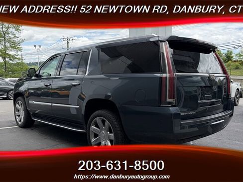 Used 2019 Cadillac Escalade ESV Luxury AWD/4WD image 3