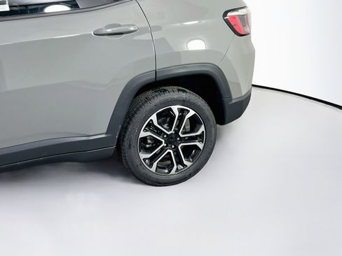 Used 2022 Jeep Compass Limited w/ Sun and Sound Group AWD/4WD image 29