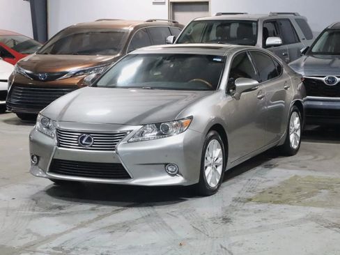 Used 2015 Lexus ES 300h image 1