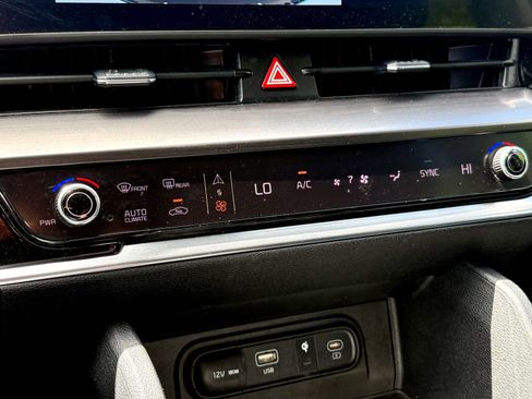Certified 2023 Kia Sportage EX AWD/4WD image 22