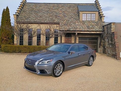 Used 2015 Lexus LS 460 L image 1