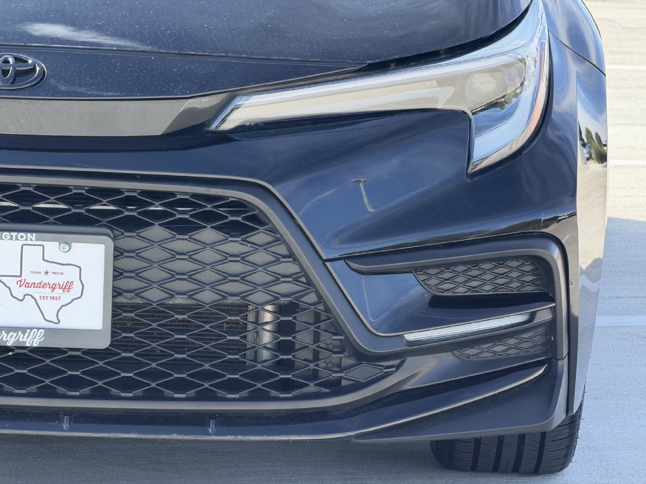 Used 2023 Toyota Corolla SE w/ Carpet Mat Package (TMS) FWD image 9