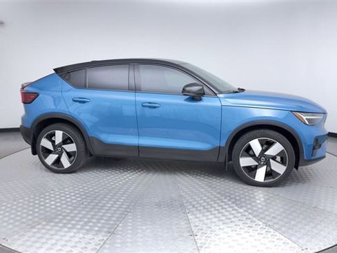 Certified 2022 Volvo C40 P8 Recharge Ultimate image 9