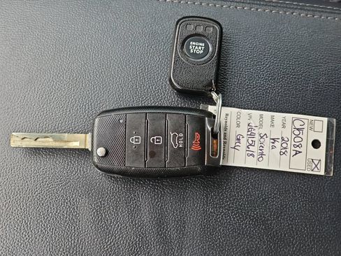 Used 2018 Kia Sorento AWD image 40