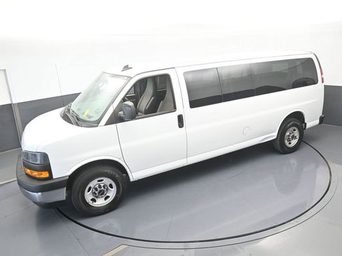 Used 2020 GMC Savana 3500 LT w/ LT Preferred Equipment Group image 41