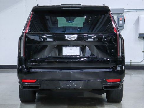 Used 2022 Cadillac Escalade ESV Sport Platinum w/ LPO, ONYX Package image 4
