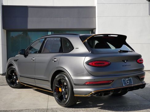 New 2025 Bentley Bentayga image 3