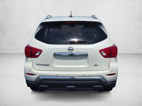 Used 2017 Nissan Pathfinder SL FWD image 6
