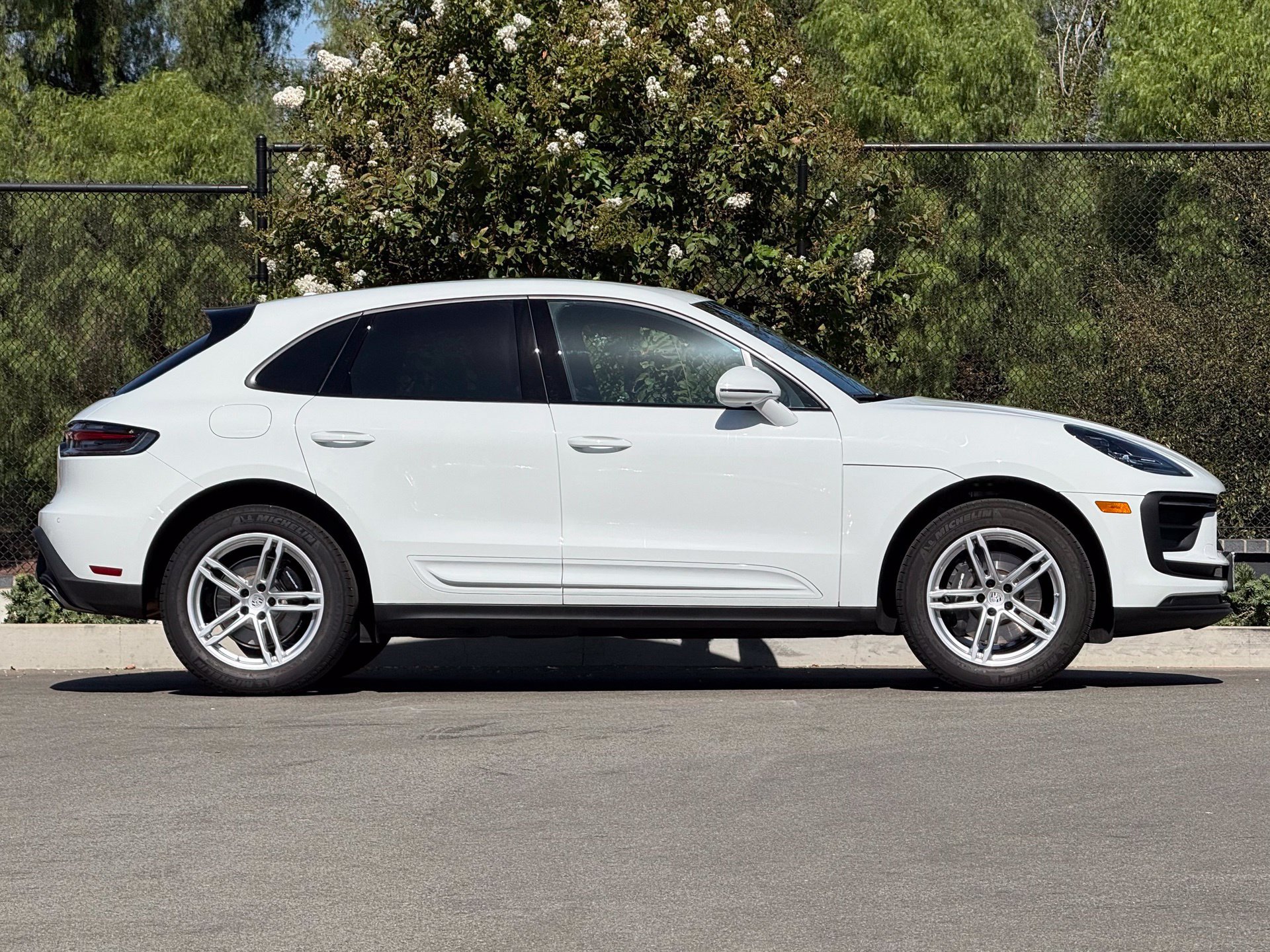 Used 2026 Porsche Macan AWD/4WD image 8