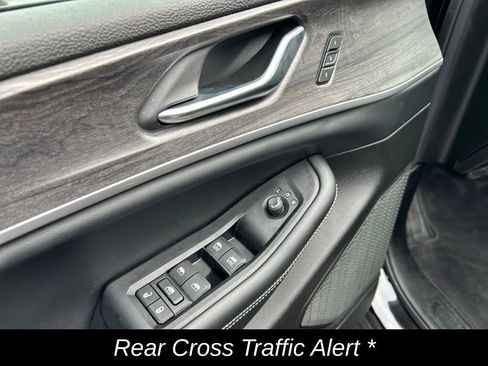 Used 2024 Jeep Grand Cherokee L Limited image 14