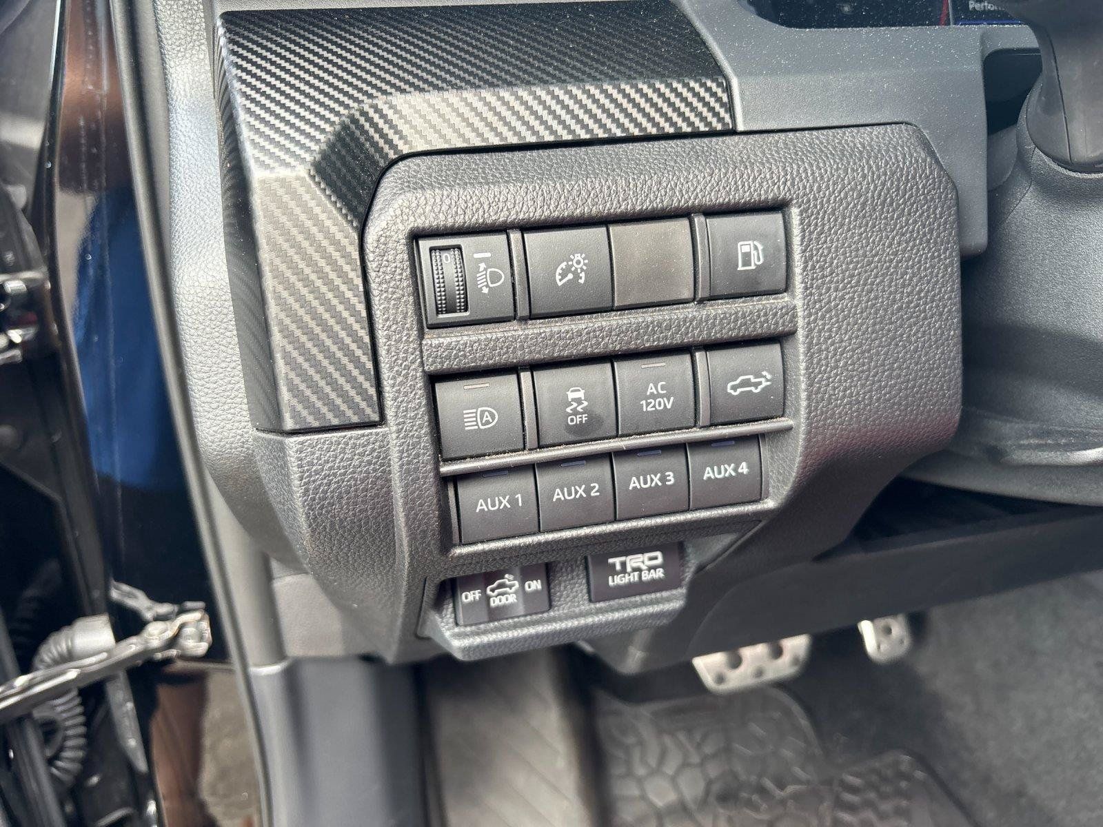Used 2025 Toyota Tacoma TRD Pro AWD/4WD image 17