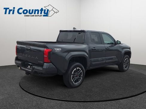 Certified 2025 Toyota Tacoma TRD Sport AWD/4WD image 8