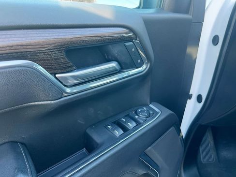 Used 2025 Chevrolet Silverado 1500 LT RWD image 18