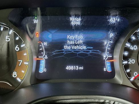 Used 2024 Jeep Compass Latitude image 19