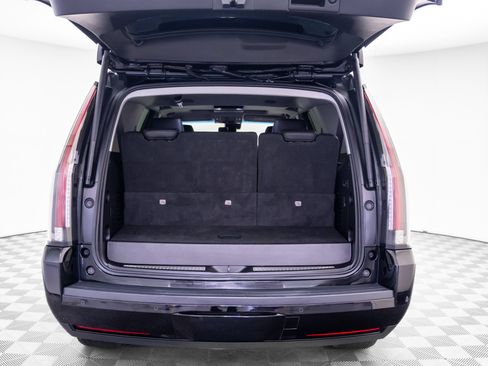Used 2019 Cadillac Escalade Luxury AWD/4WD image 33
