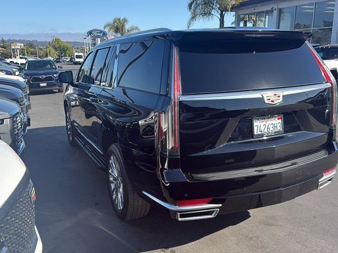 Used 2023 Cadillac Escalade ESV Premium Luxury RWD image 16
