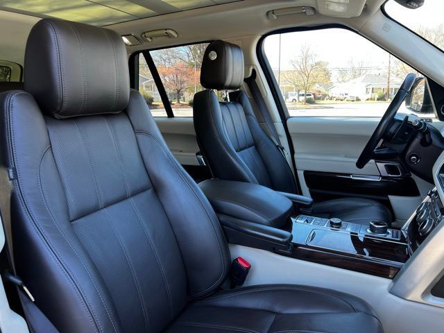 Used 2017 Land Rover Range Rover HSE AWD/4WD image 25