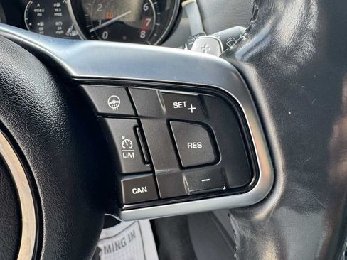 Used 2018 Jaguar F-TYPE Coupe RWD image 14