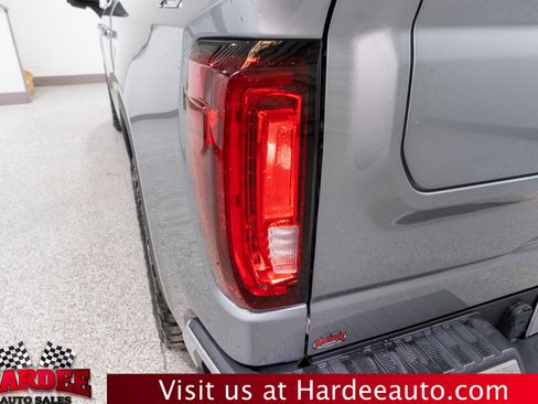Used 2024 GMC Sierra 1500 SLT w/ X31 Off-Road Package image 9